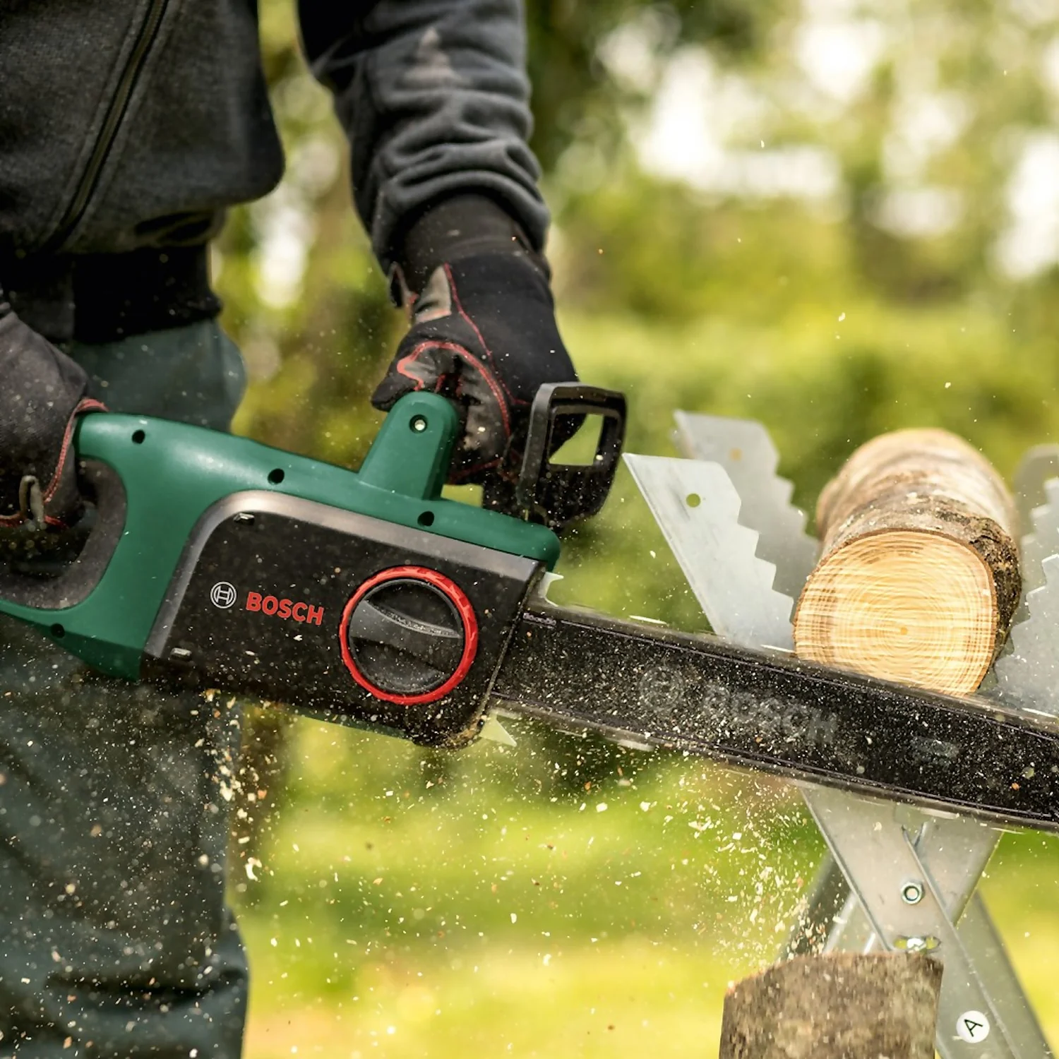 Bosch Universal Electric Chainsaw 8 Bosch Universal Electric Chainsaw - Image 8