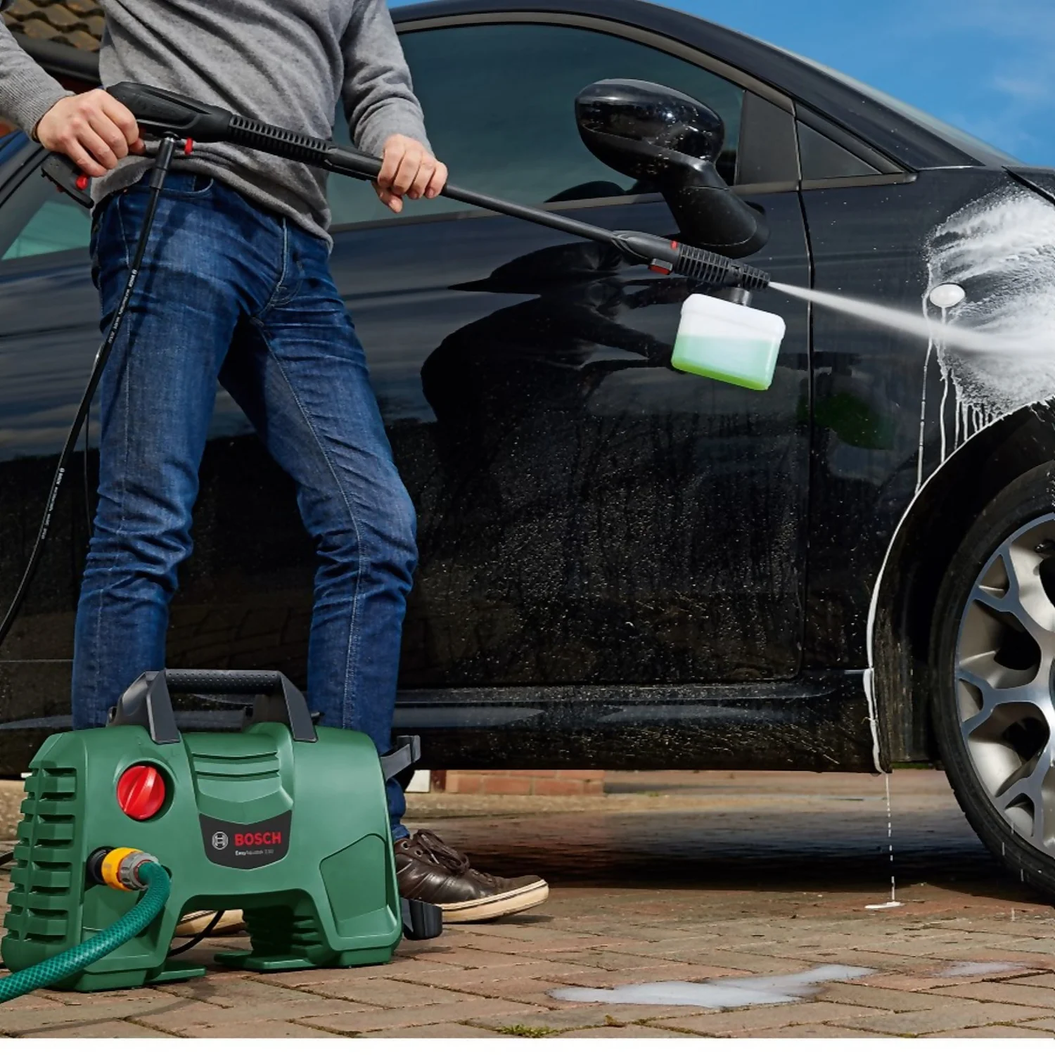 Bosch EasyAquatak 110 Compact High-Pressure Washer 4 Bosch EasyAquatak 110 Compact High-Pressure Washer - Image 4