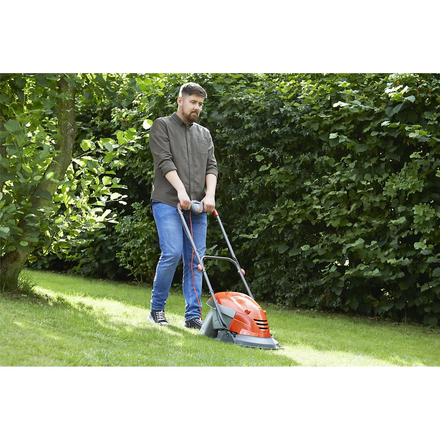 Flymo 1400W Electric Hover Lawn Mower - 25cm 7 Flymo 1400W Electric Hover Lawn Mower - 25cm - Image 7