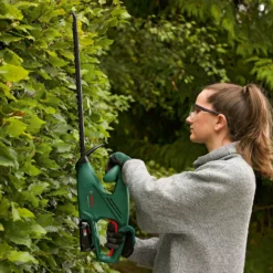 Bosch EasyHedgeCut 18-45 Hedge Trimmer 15 Bosch EasyHedgeCut 18-45 Hedge Trimmer -Garden Care Shop 13496928 3844961768831319