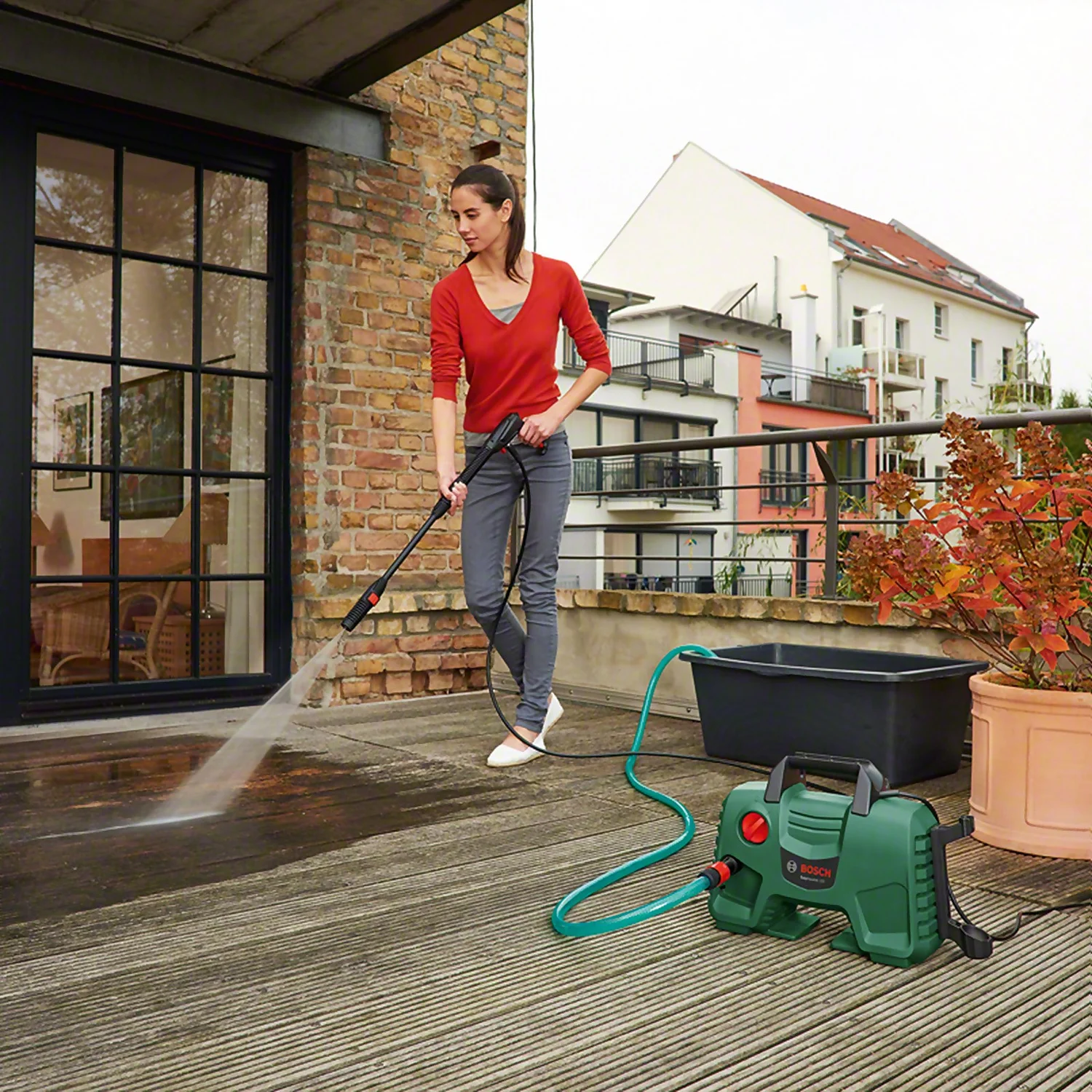 Bosch EasyAquatak 120 High Pressure Washer 3 Bosch EasyAquatak 120 High Pressure Washer - Image 3